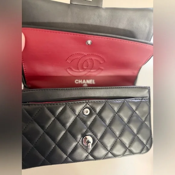 Chic Black Quilted Shoulder Bag with Silver Chain NWOT - Picture 5 of 11